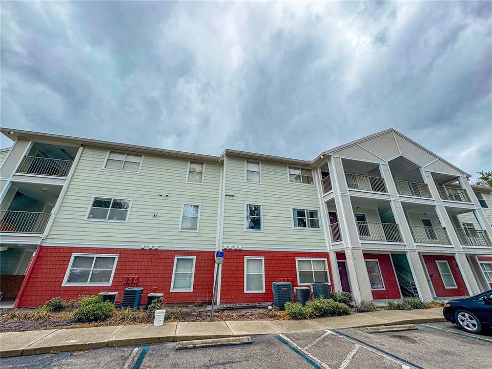 Recently Sold: $129,900 (1 beds, 1 baths, 635 Square Feet)