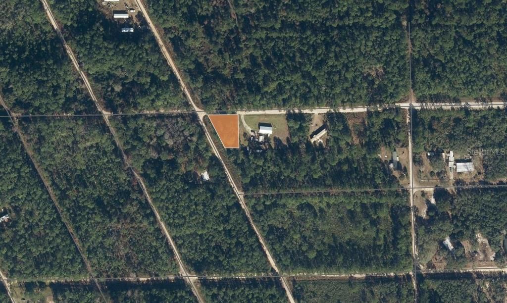 На продажу: $9,700 (0.28 acres)