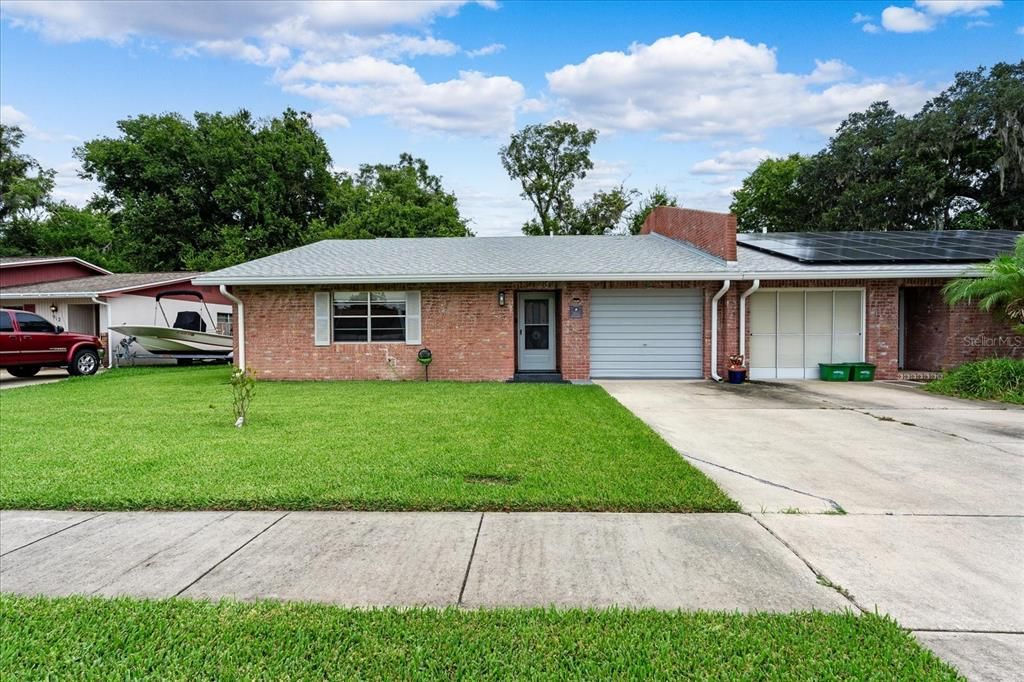 Active With Contract: $230,000 (2 beds, 2 baths, 1223 Square Feet)