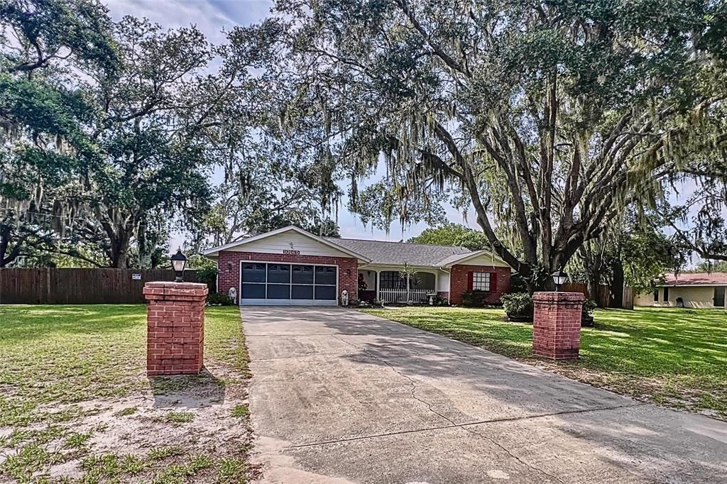 For Sale: $550,000 (3 beds, 3 baths, 1893 Square Feet)