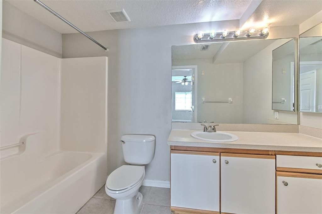 Active With Contract: $169,900 (3 beds, 2 baths, 1151 Square Feet)