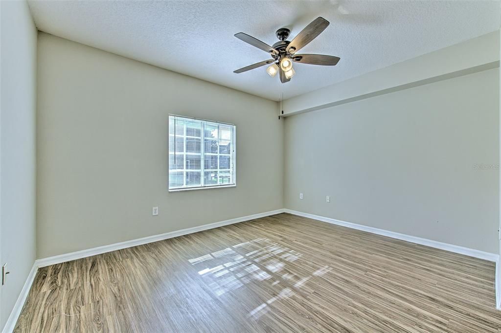 Active With Contract: $169,900 (3 beds, 2 baths, 1151 Square Feet)