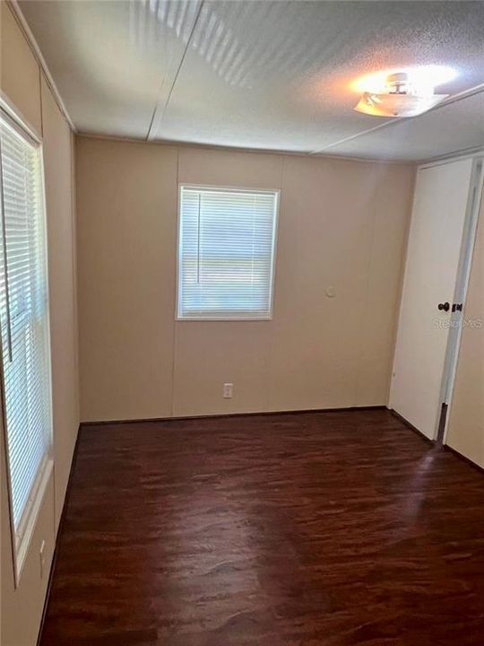 For Sale: $139,999 (2 beds, 1 baths, 784 Square Feet)