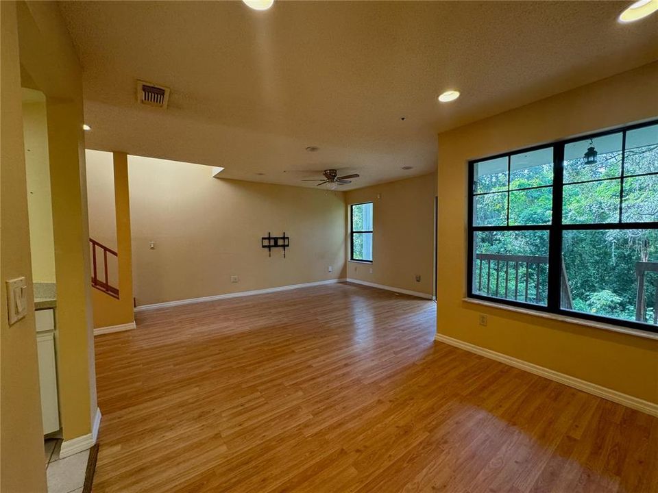 Dinning Room to Family Room