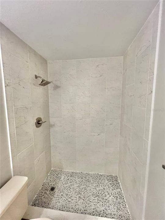 Active With Contract: $1,700 (2 beds, 1 baths, 878 Square Feet)