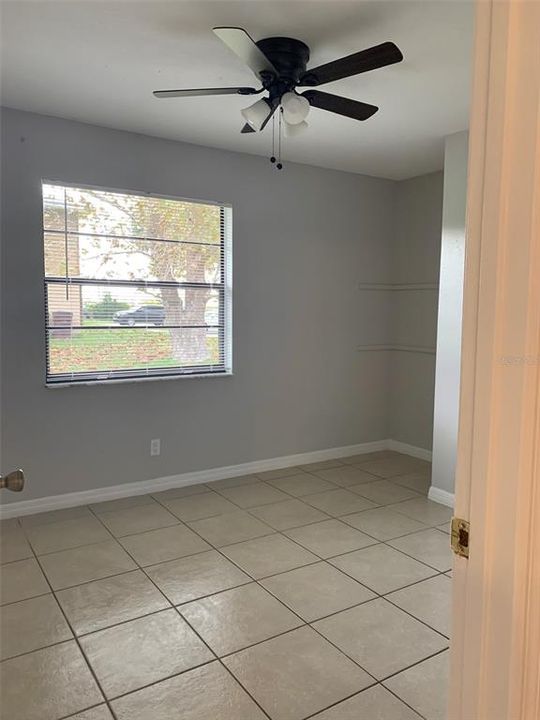 Active With Contract: $1,700 (2 beds, 1 baths, 878 Square Feet)