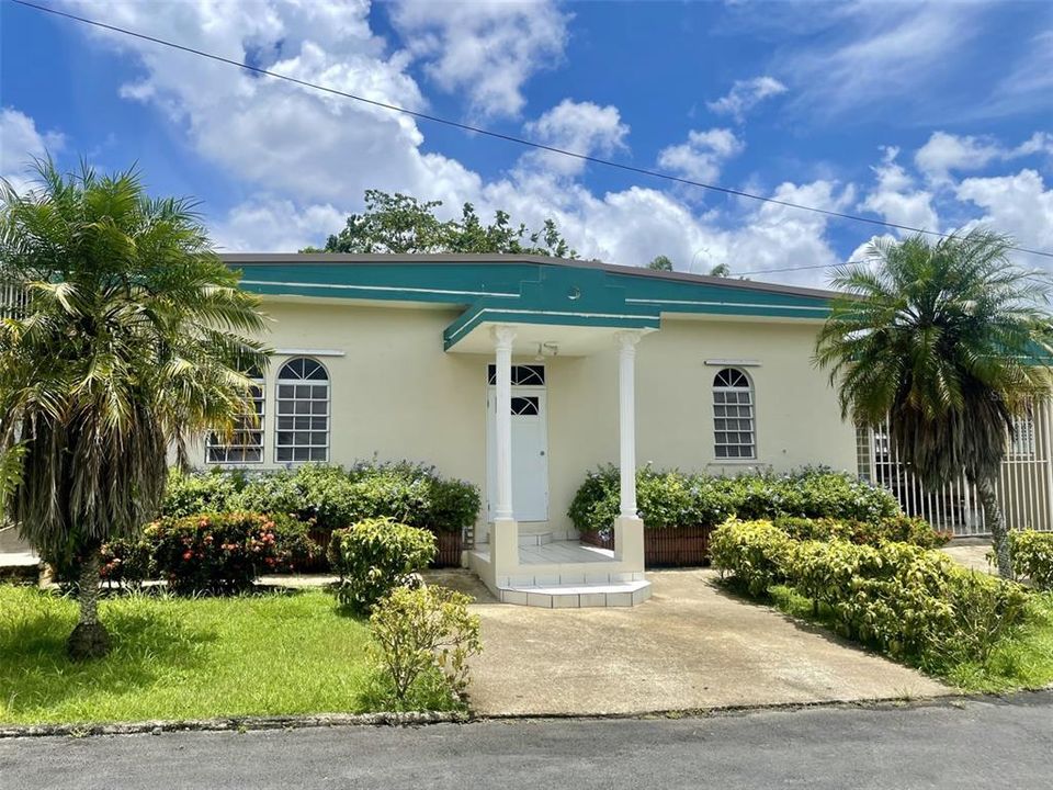 Recently Sold: $105,000 (3 beds, 1 baths, 900 Square Feet)