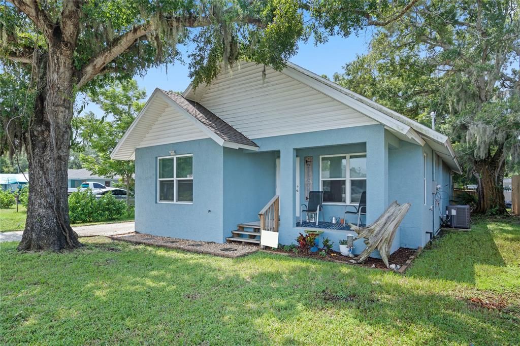 Active With Contract: $365,000 (3 beds, 2 baths, 1809 Square Feet)