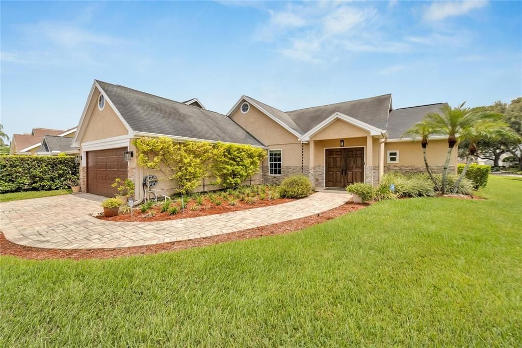 Recently Sold: $750,000 (4 beds, 3 baths, 2580 Square Feet)