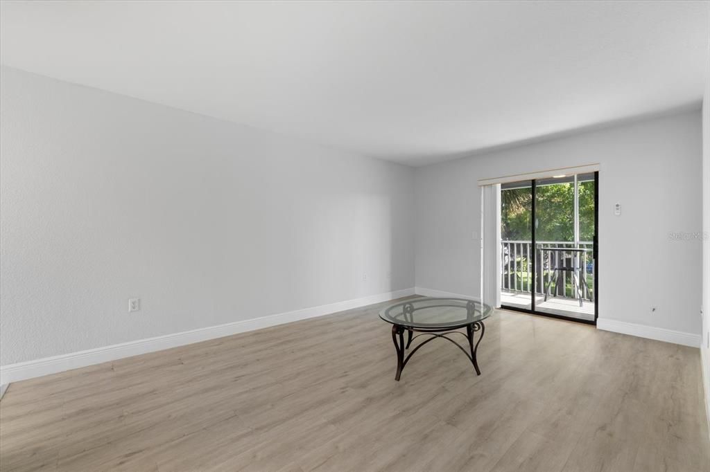 Active With Contract: $175,000 (2 beds, 1 baths, 960 Square Feet)