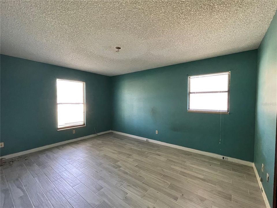 На продажу: $209,900 (3 спален, 2 ванн, 2128 Квадратных фут)