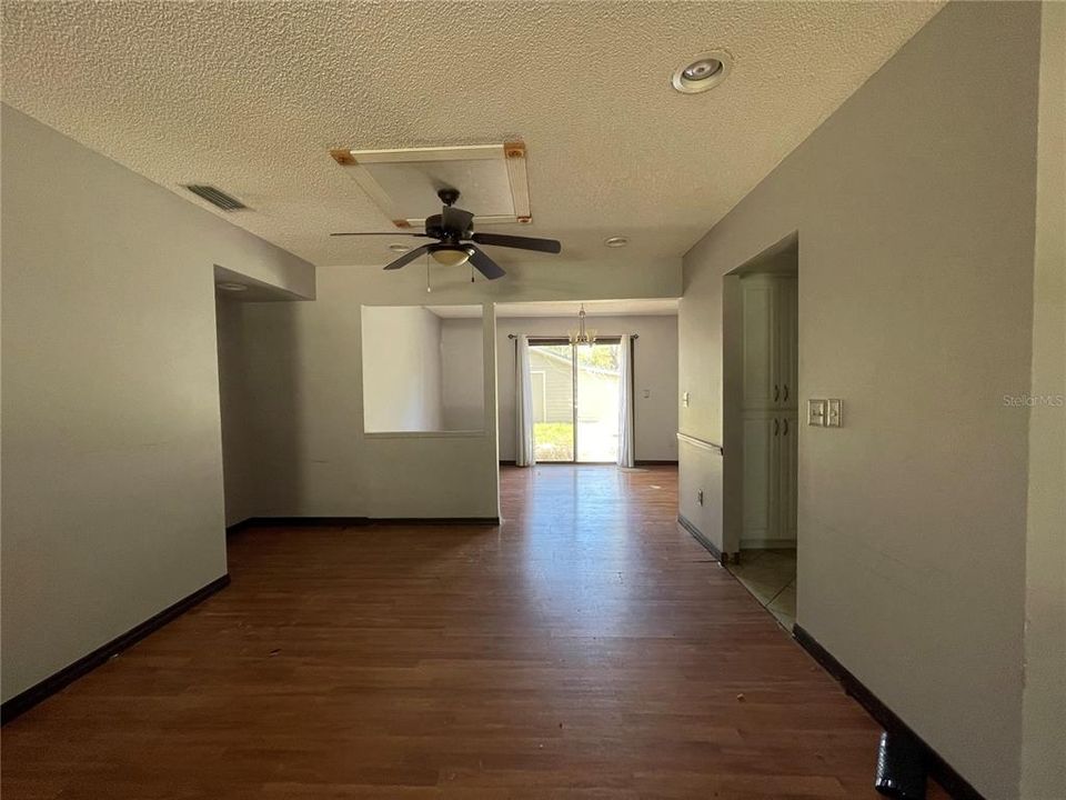 На продажу: $209,900 (3 спален, 2 ванн, 2128 Квадратных фут)