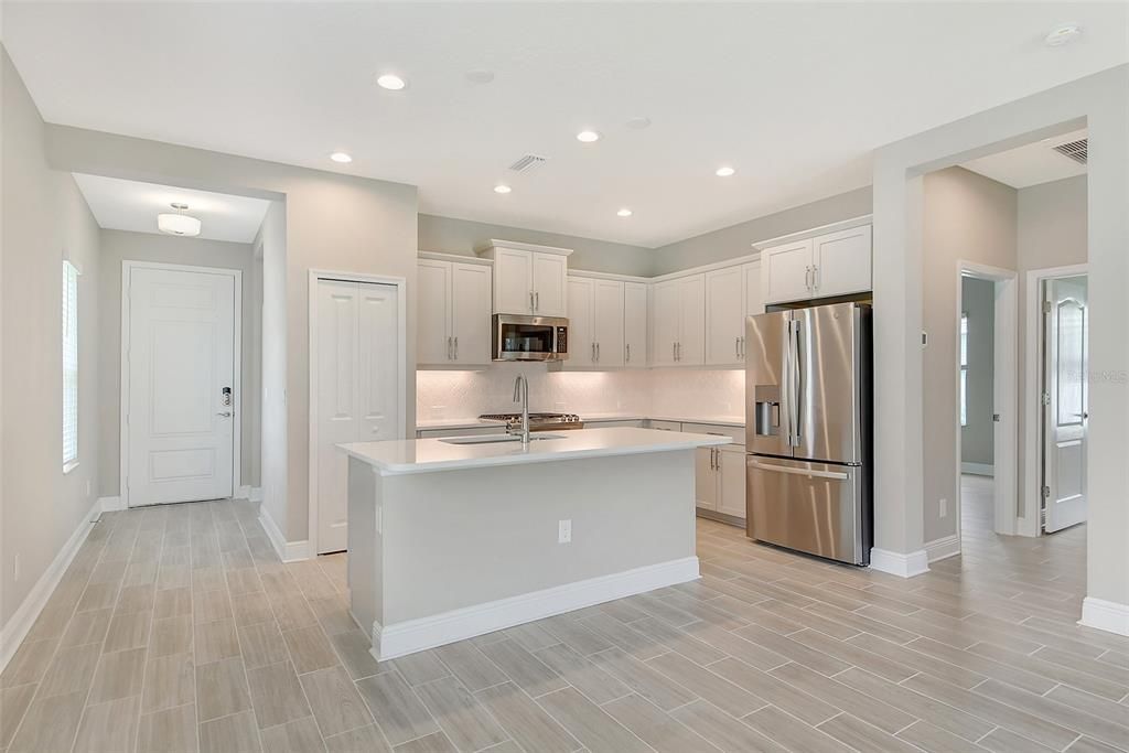 Active With Contract: $394,990 (3 beds, 2 baths, 1407 Square Feet)