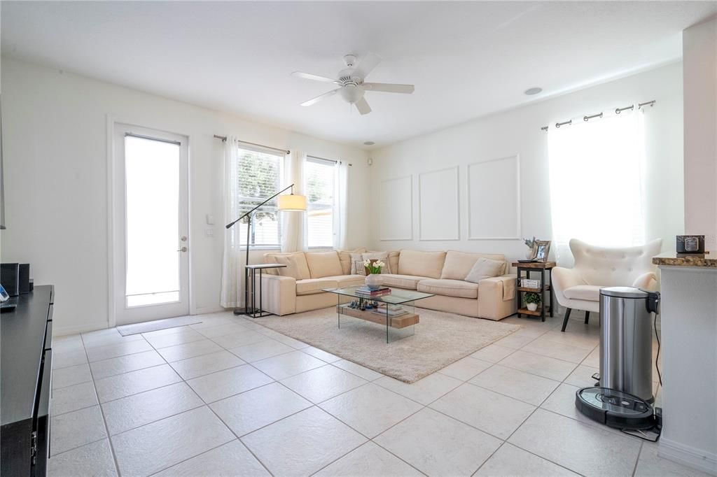 Active With Contract: $415,000 (3 beds, 2 baths, 1474 Square Feet)