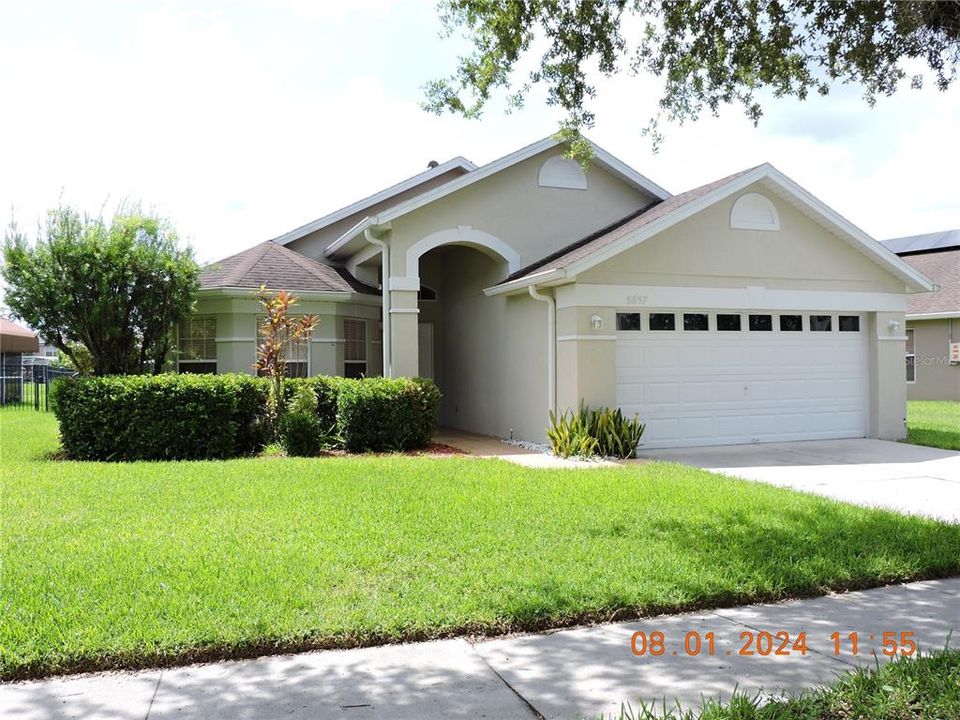 Active With Contract: $2,400 (3 beds, 2 baths, 1759 Square Feet)