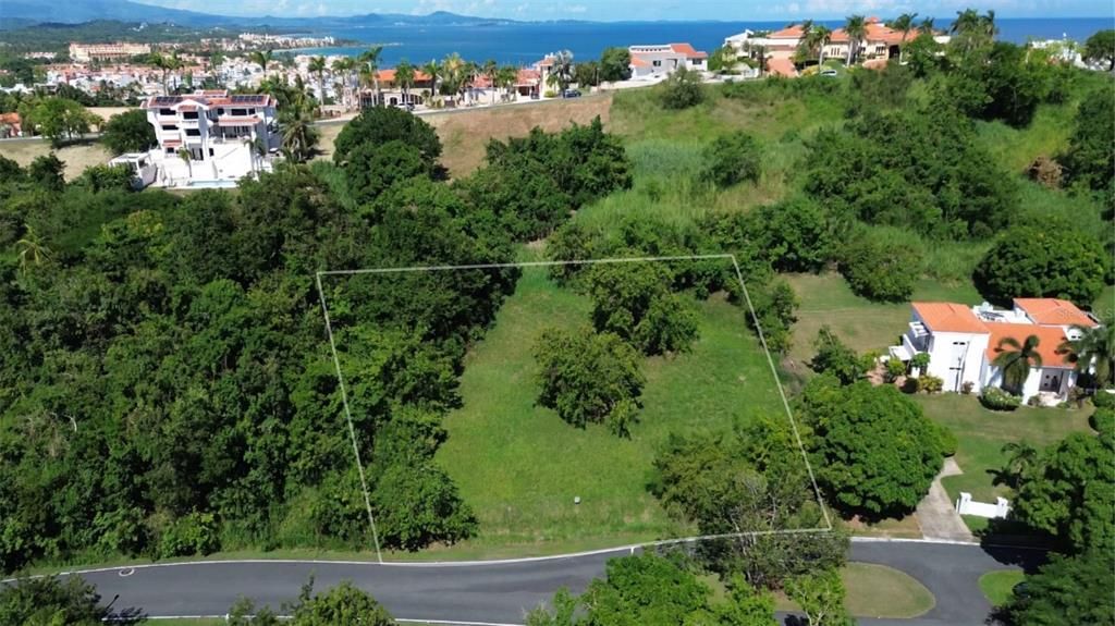 En Venta: $285,000 (0.46 acres)