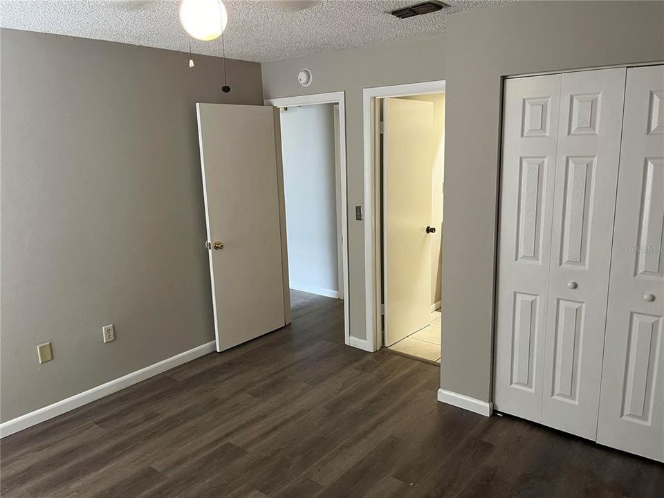 For Rent: $1,300 (2 beds, 2 baths, 1000 Square Feet)