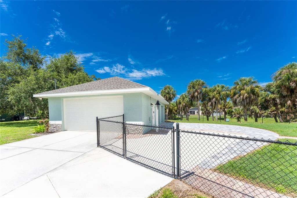 For Sale: $699,000 (3 beds, 2 baths, 2243 Square Feet)