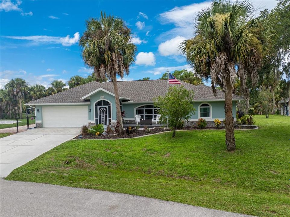 For Sale: $699,000 (3 beds, 2 baths, 2243 Square Feet)