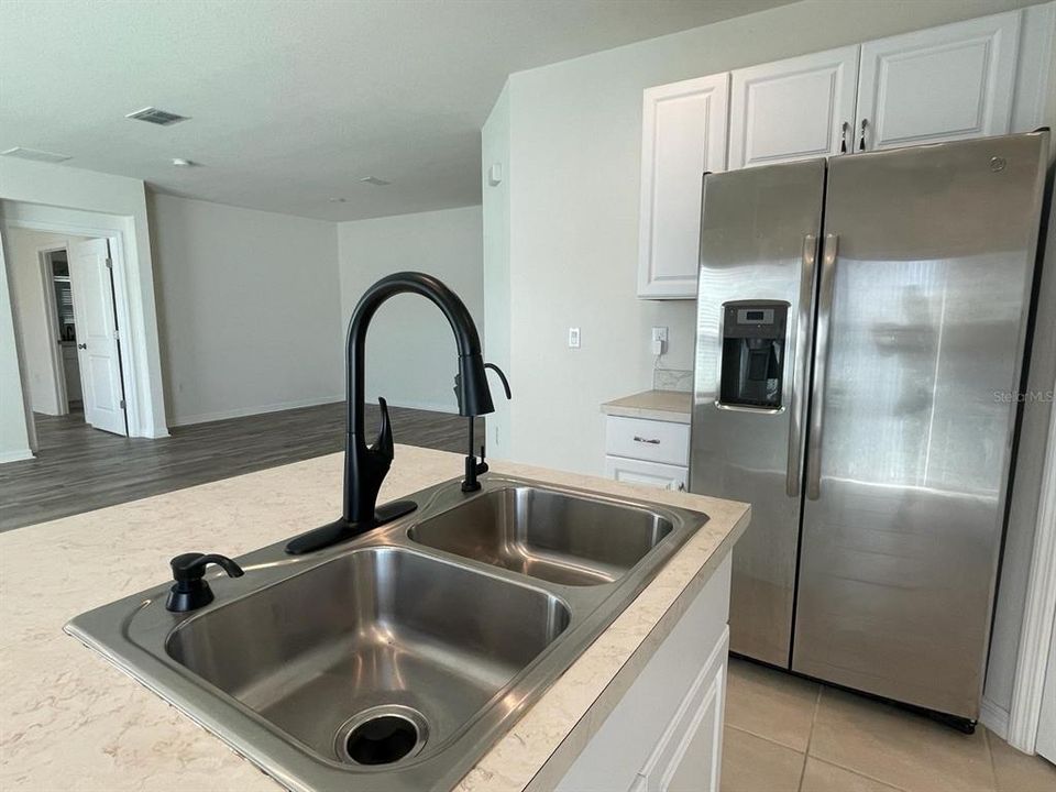 Active With Contract: $2,200 (3 beds, 2 baths, 1510 Square Feet)