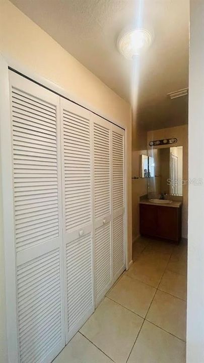 For Rent: $2,050 (2 beds, 2 baths, 1075 Square Feet)