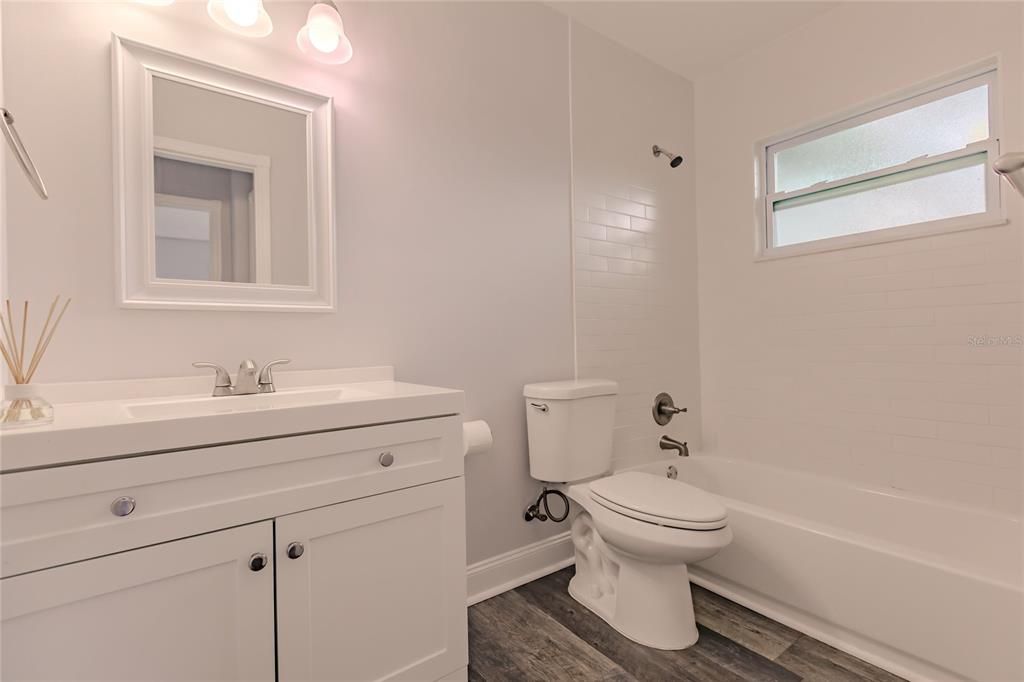 Active With Contract: $360,000 (2 beds, 1 baths, 1005 Square Feet)