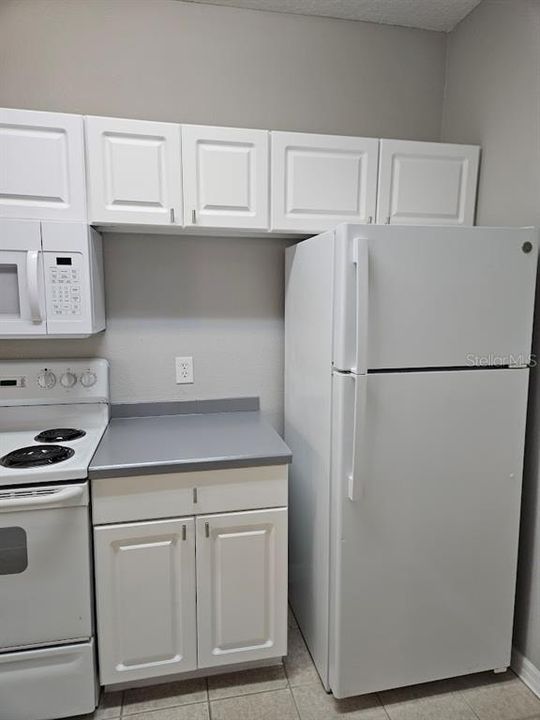 Active With Contract: $1,950 (3 beds, 2 baths, 1362 Square Feet)