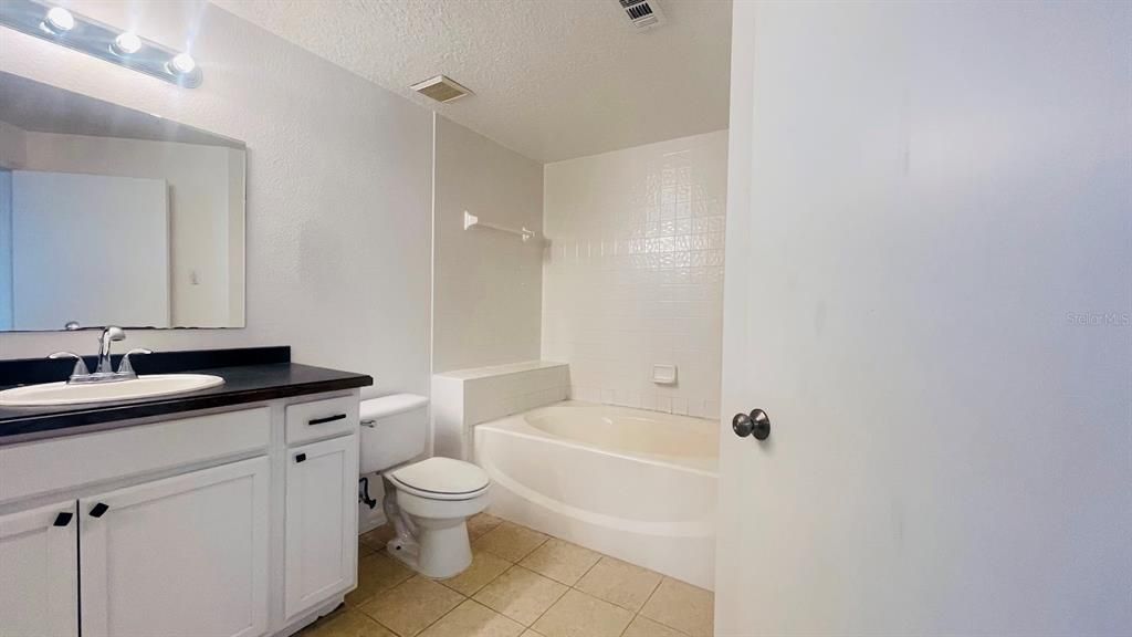 Active With Contract: $1,950 (3 beds, 2 baths, 1362 Square Feet)