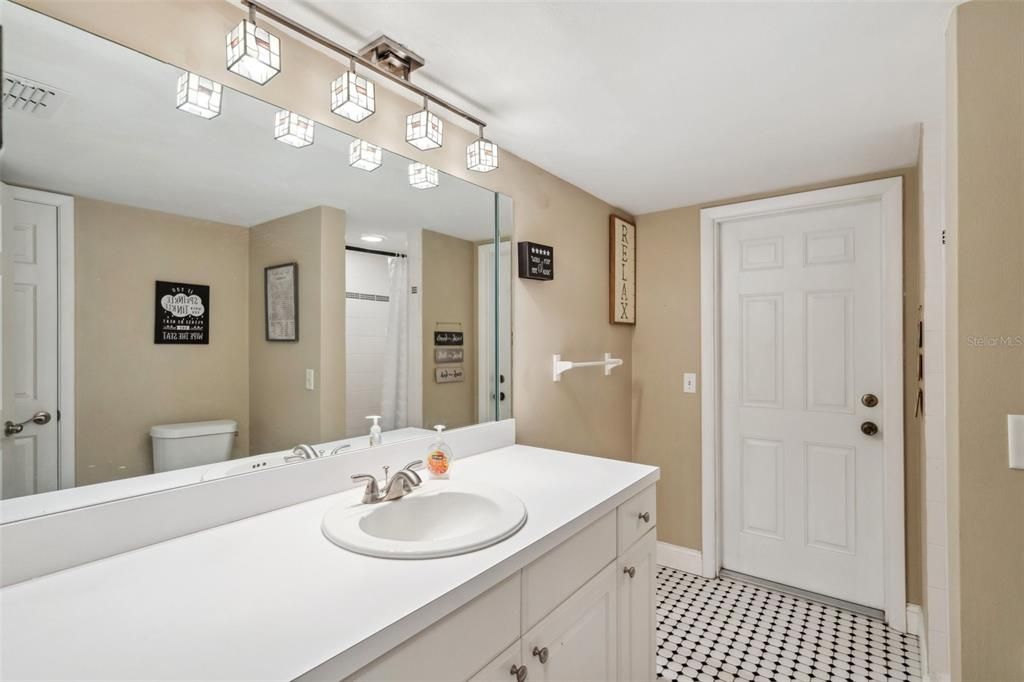 Active With Contract: $700,000 (4 beds, 3 baths, 2272 Square Feet)