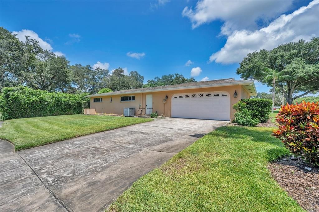 Active With Contract: $700,000 (4 beds, 3 baths, 2272 Square Feet)