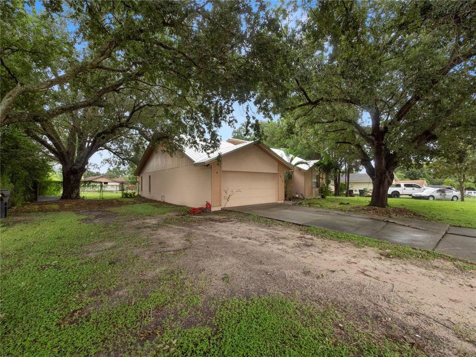 Active With Contract: $265,000 (3 beds, 2 baths, 1474 Square Feet)