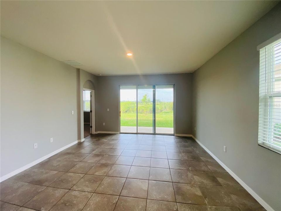 For Sale: $304,900 (3 beds, 2 baths, 1565 Square Feet)