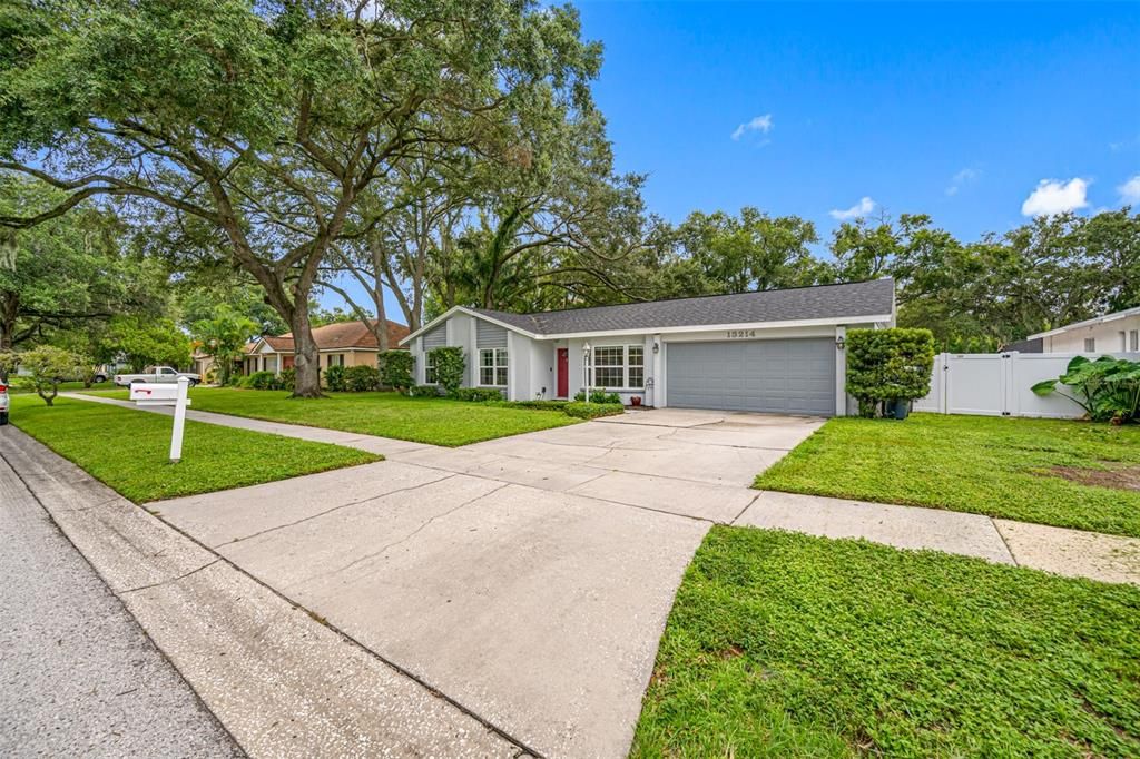 For Sale: $575,000 (3 beds, 2 baths, 1914 Square Feet)