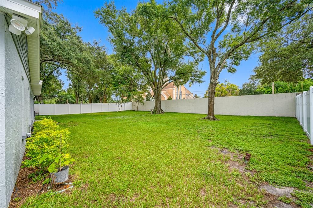 For Sale: $575,000 (3 beds, 2 baths, 1914 Square Feet)