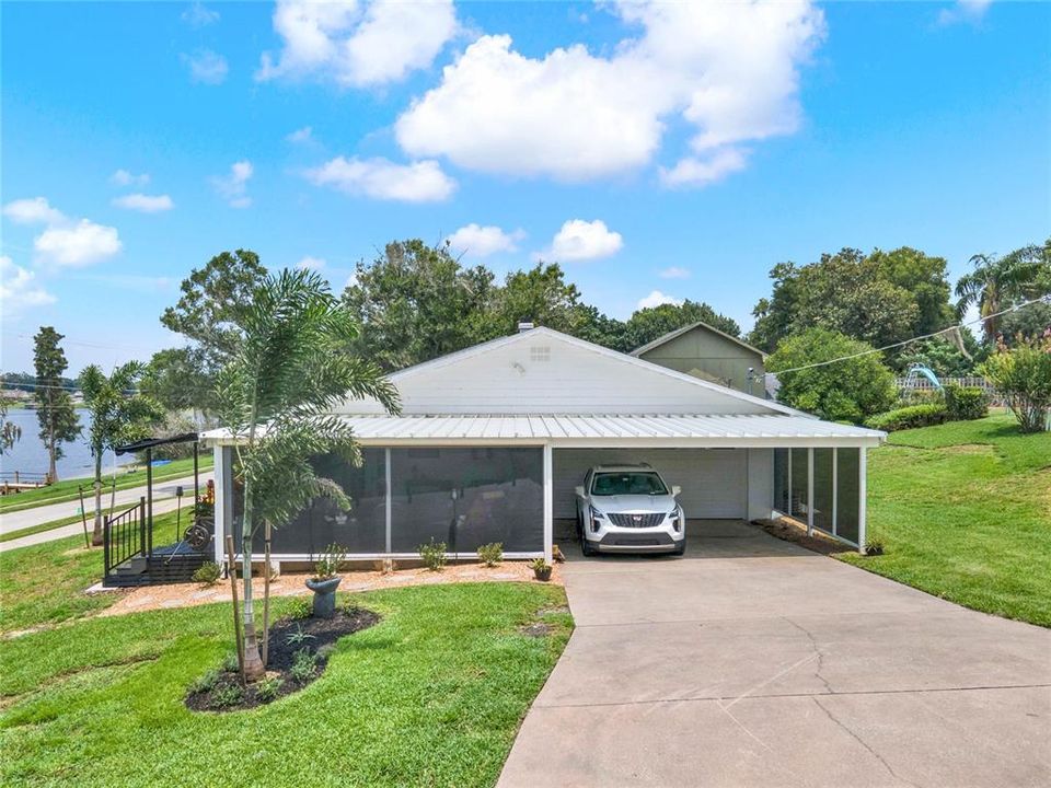 Active With Contract: $574,900 (3 beds, 2 baths, 2180 Square Feet)