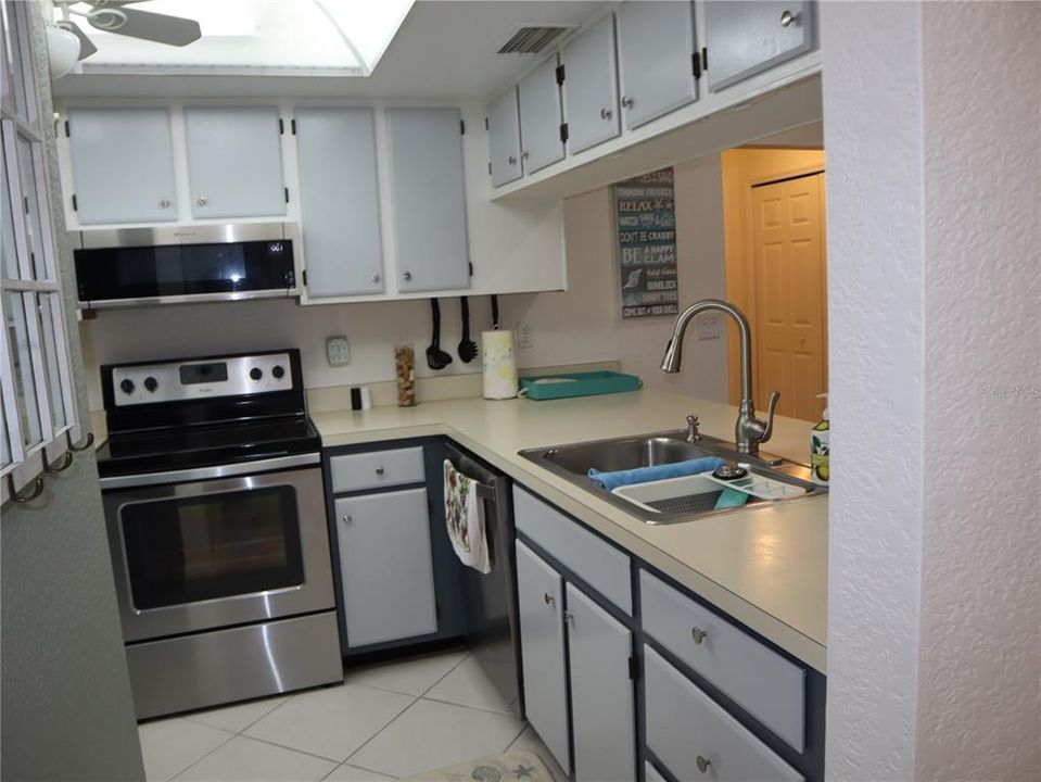 For Rent: $2,600 (2 beds, 2 baths, 1040 Square Feet)