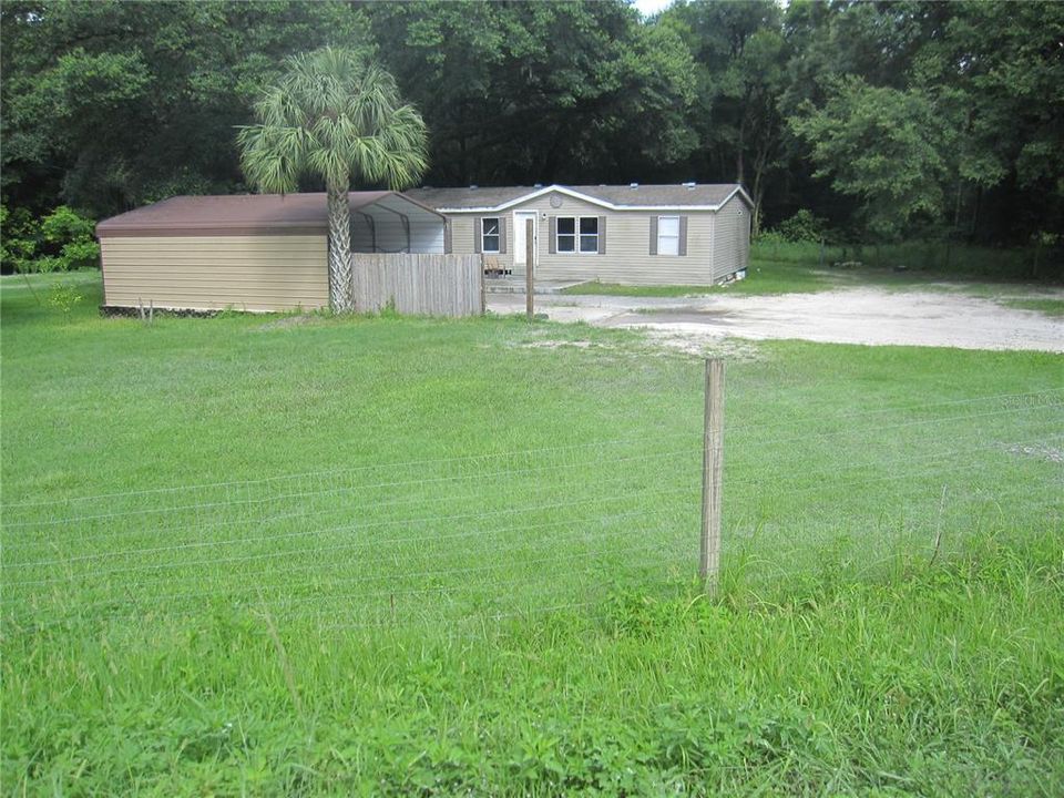Recently Sold: $129,900 (3 beds, 2 baths, 1296 Square Feet)