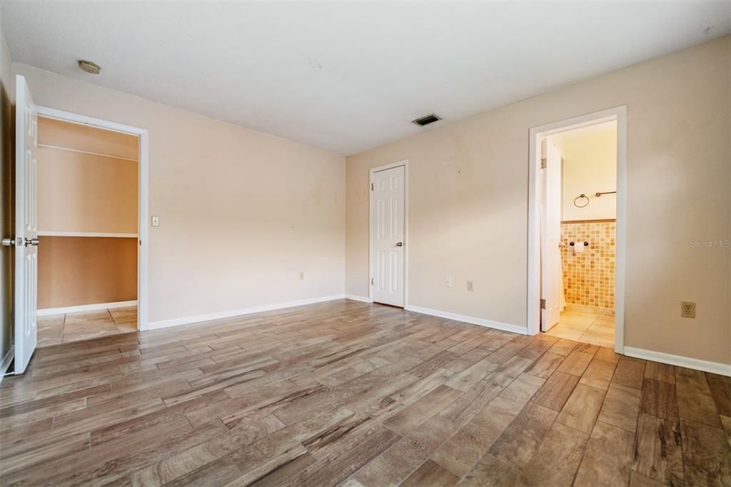 For Sale: $230,000 (3 beds, 2 baths, 1586 Square Feet)