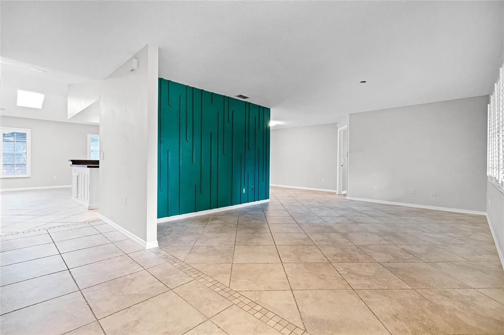 Active With Contract: $389,900 (3 beds, 2 baths, 2080 Square Feet)