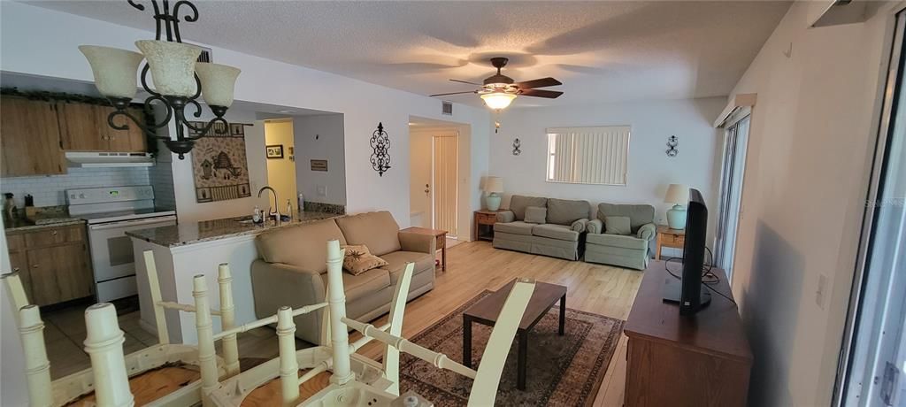 For Rent: $1,650 (2 beds, 2 baths, 897 Square Feet)