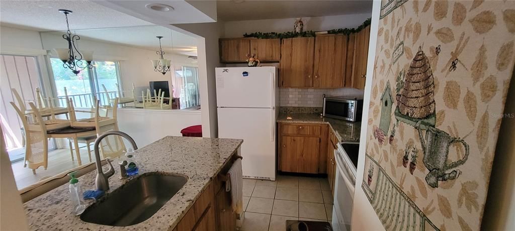 For Rent: $1,650 (2 beds, 2 baths, 897 Square Feet)