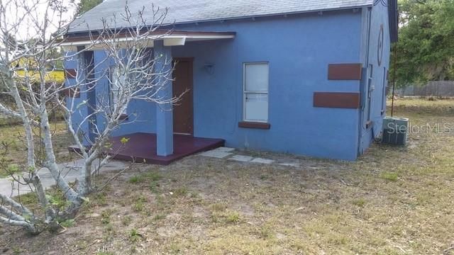 For Sale: $115,000 (2 beds, 1 baths, 830 Square Feet)