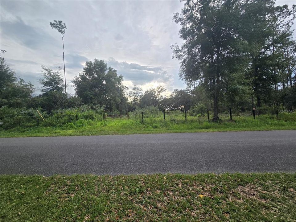 En Venta: $63,000 (2.05 acres)