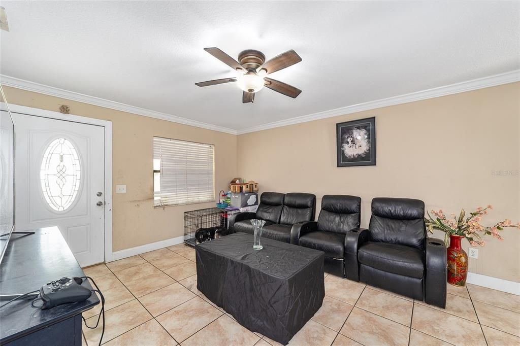 For Sale: $209,000 (3 beds, 1 baths, 1008 Square Feet)