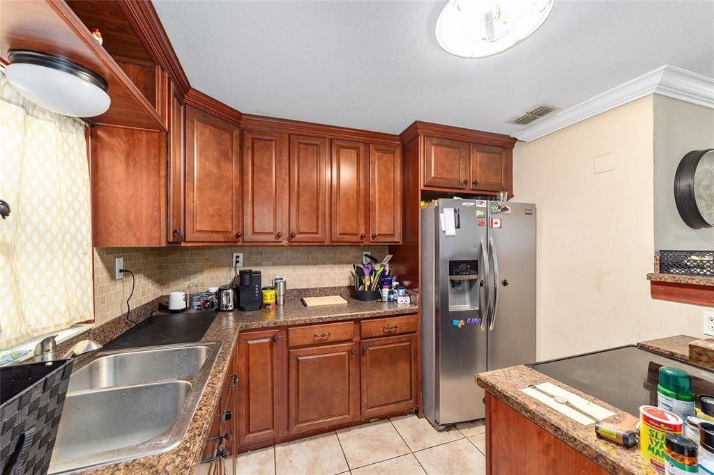 For Sale: $209,000 (3 beds, 1 baths, 1008 Square Feet)