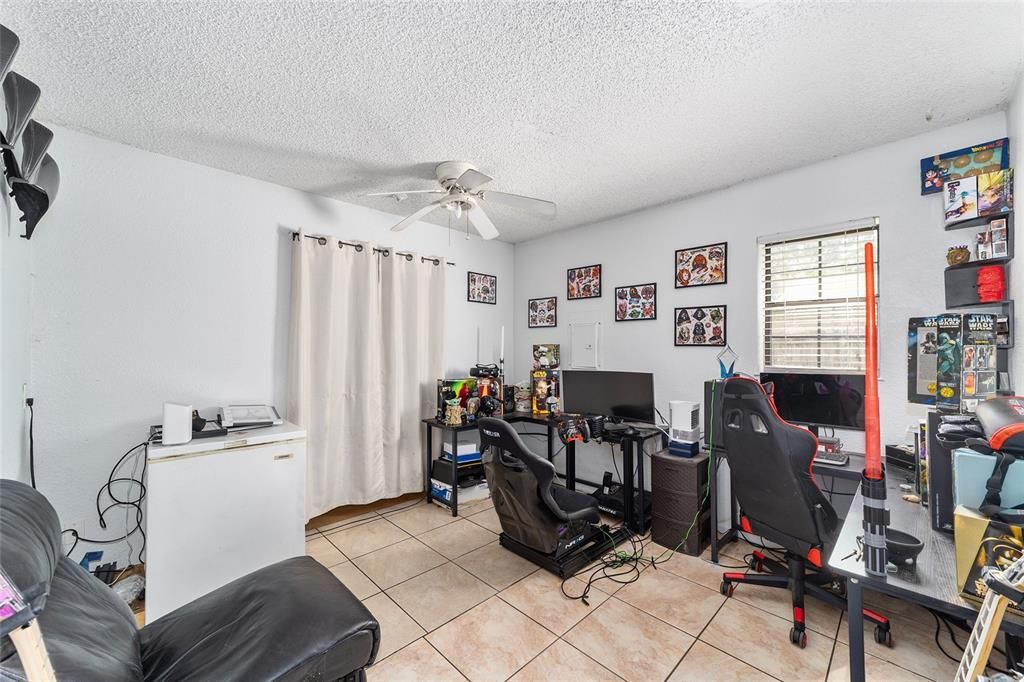 For Sale: $209,000 (3 beds, 1 baths, 1008 Square Feet)