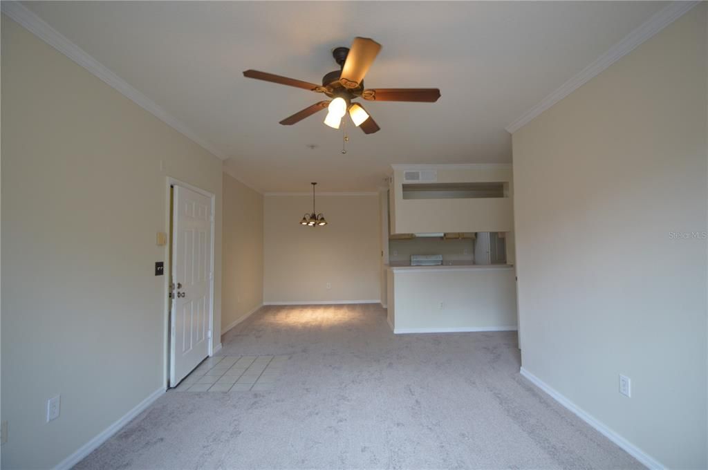 Active With Contract: $1,450 (1 beds, 1 baths, 868 Square Feet)