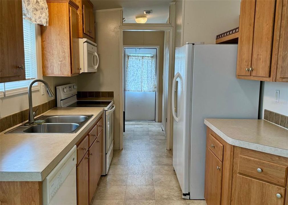 For Sale: $150,000 (3 beds, 2 baths, 1080 Square Feet)