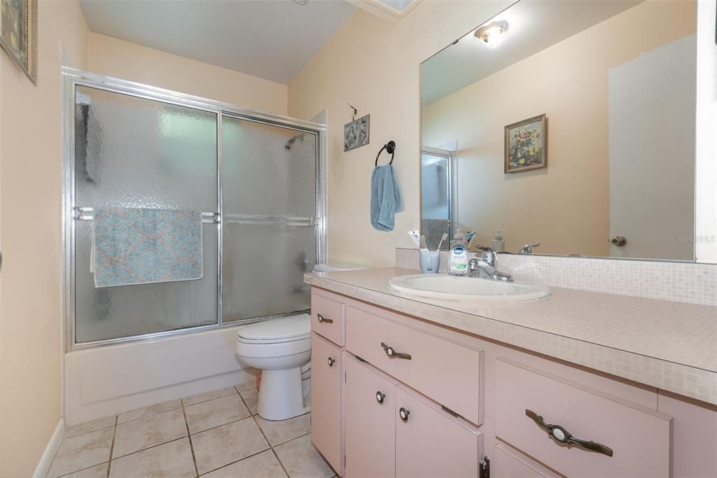 For Sale: $189,000 (2 beds, 2 baths, 1208 Square Feet)