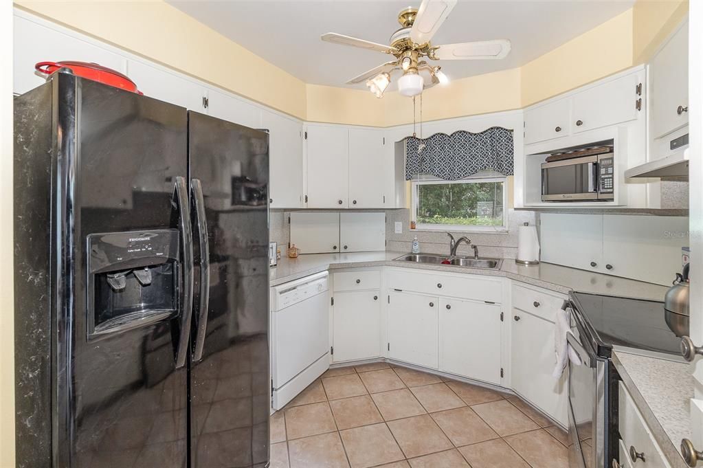 For Sale: $189,000 (2 beds, 2 baths, 1208 Square Feet)